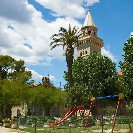 Ivana 2 Apartman Kaštela