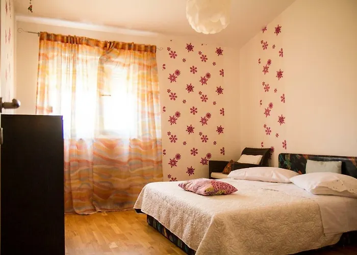 Apartman Ivana 2 *