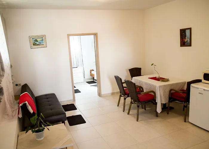 Ivana 2 Apartman *