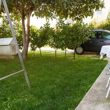 Apartman Ivana 2 *
