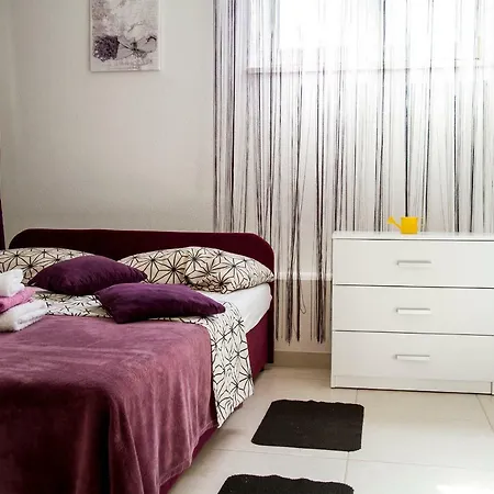 Ivana 2 Apartman *