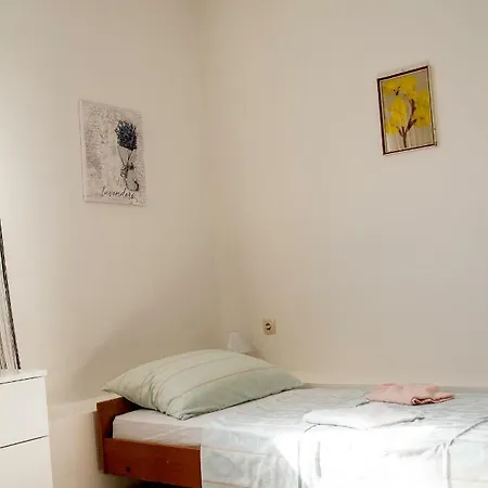 Apartment Ivana 2 *
